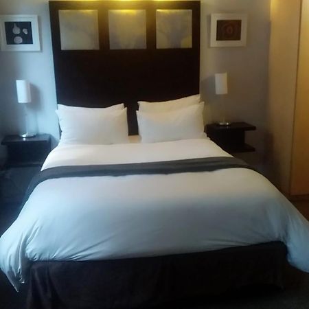 Mabungubwe Hotel Apartments - Home Away From Home โจฮันเนสเบิร์ก ภายนอก รูปภาพ