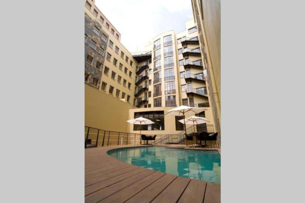 Mabungubwe Hotel Apartments - Home Away From Home โจฮันเนสเบิร์ก ภายนอก รูปภาพ