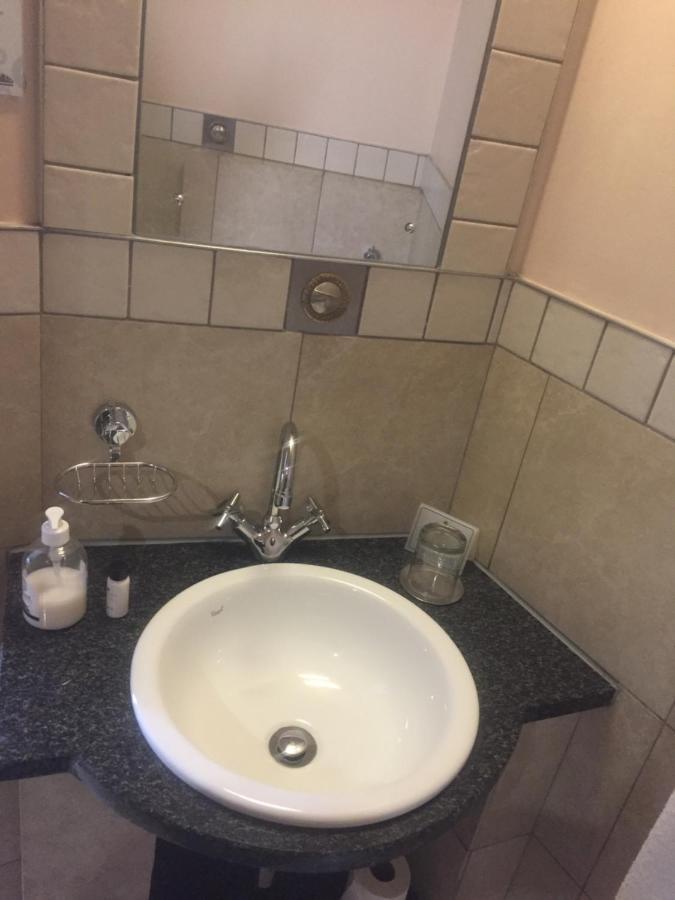 Mabungubwe Hotel Apartments - Home Away From Home โจฮันเนสเบิร์ก ภายนอก รูปภาพ