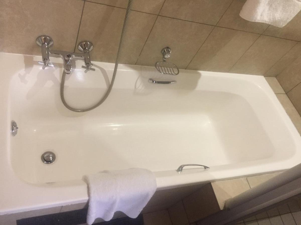 Mabungubwe Hotel Apartments - Home Away From Home โจฮันเนสเบิร์ก ภายนอก รูปภาพ