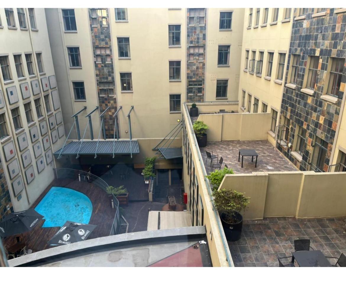 Mabungubwe Hotel Apartments - Home Away From Home โจฮันเนสเบิร์ก ภายนอก รูปภาพ